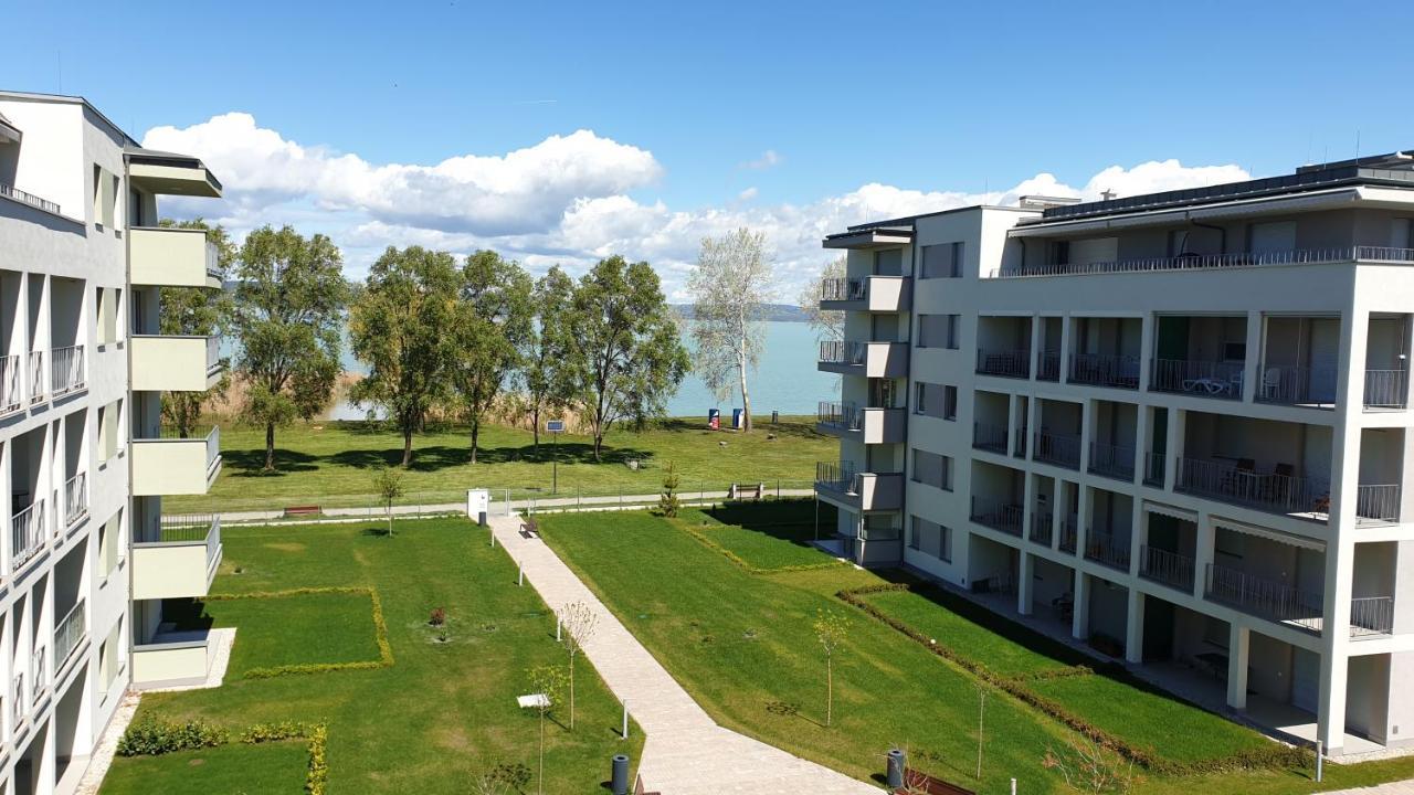 Lelle Resort Cb34 Balatonlelle Bagian luar foto
