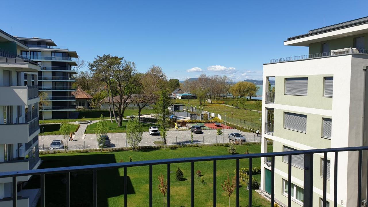 Lelle Resort Cb34 Balatonlelle Bagian luar foto