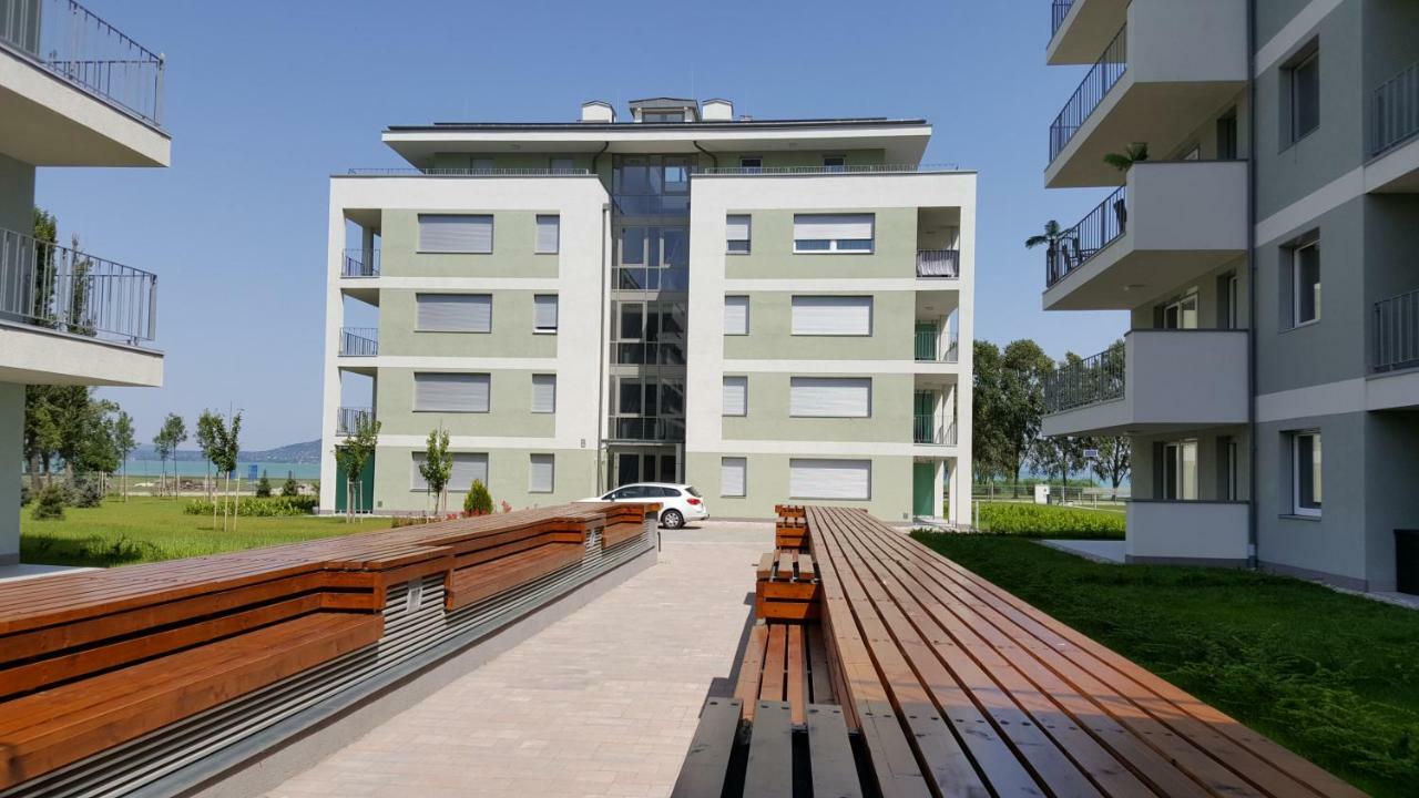Lelle Resort Cb34 Balatonlelle Bagian luar foto