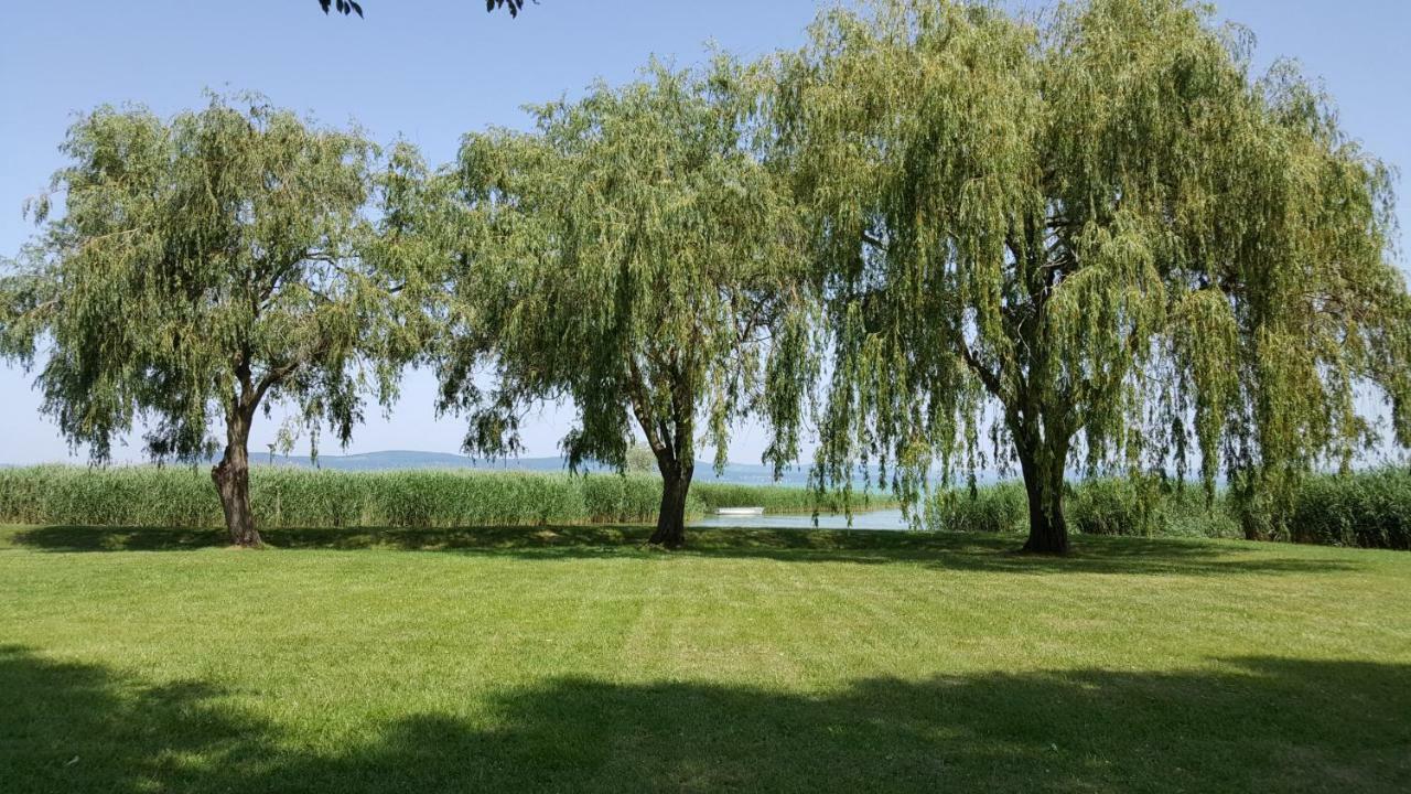 Lelle Resort Cb34 Balatonlelle Bagian luar foto